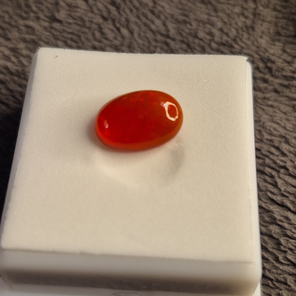 Mexican Jelly Opal cabochon 2+ct approx 12mm